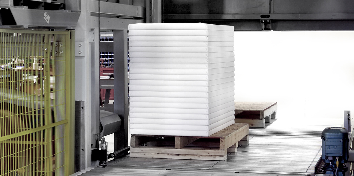 Wrapmatic GRM Ream Wrapper Reams on Pallet